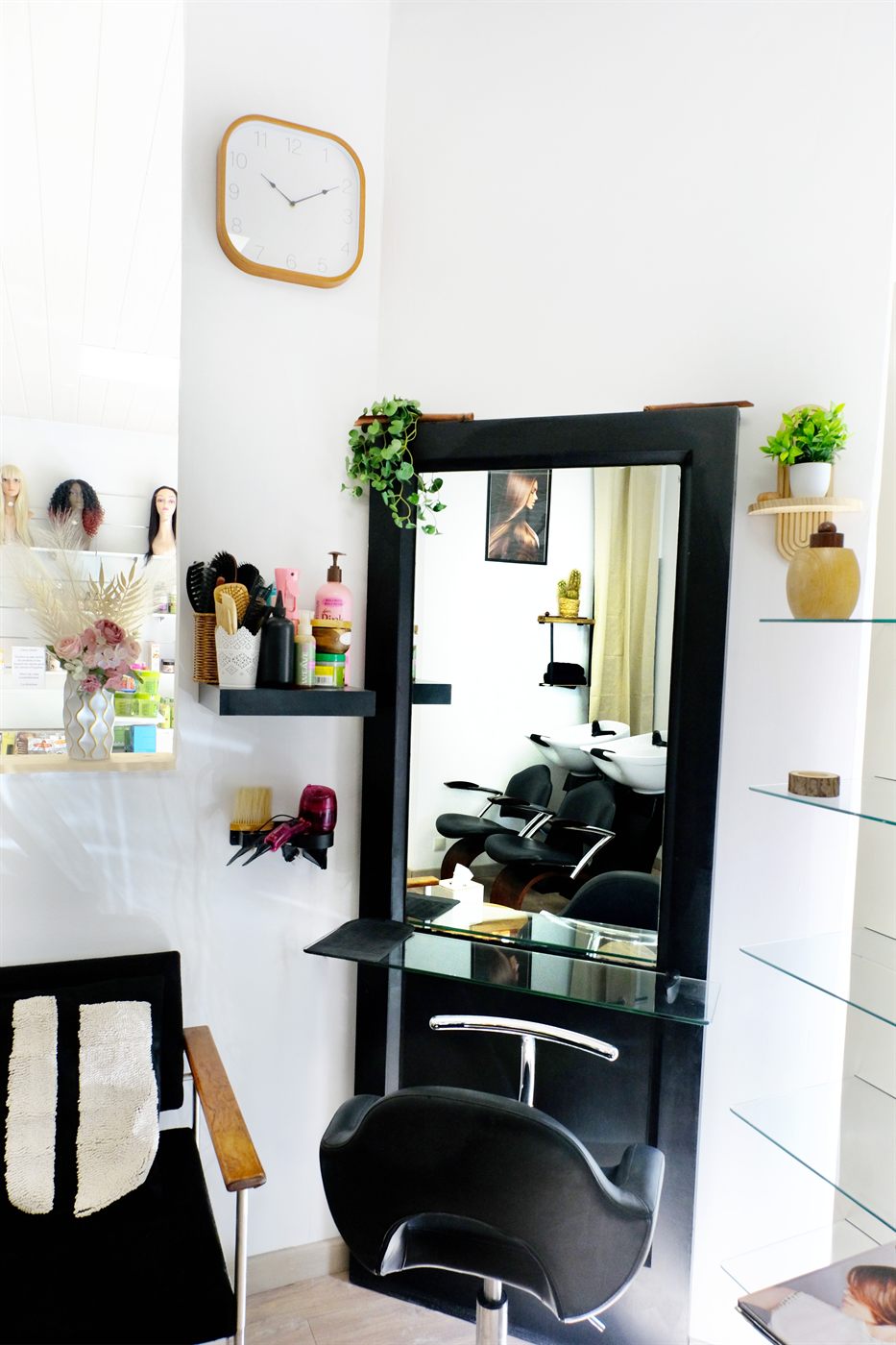 Espace coiffure et miroir